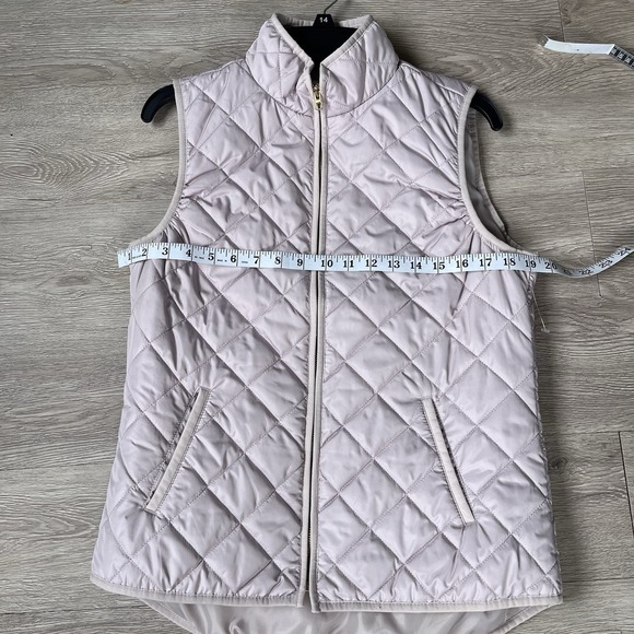 Old Navy Womens Medium Top Vest Purple Puffer Quilted Pockets Zip - Picture 7 of 9